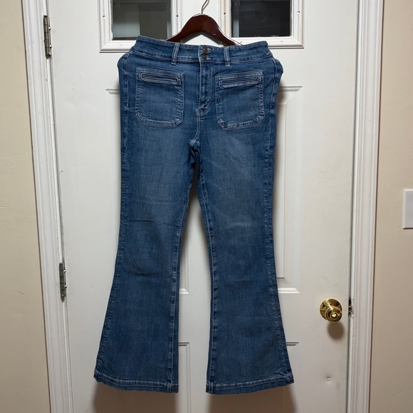 American Eagle Super Hi-Rise Flare Jeans - Picture 7 of 8